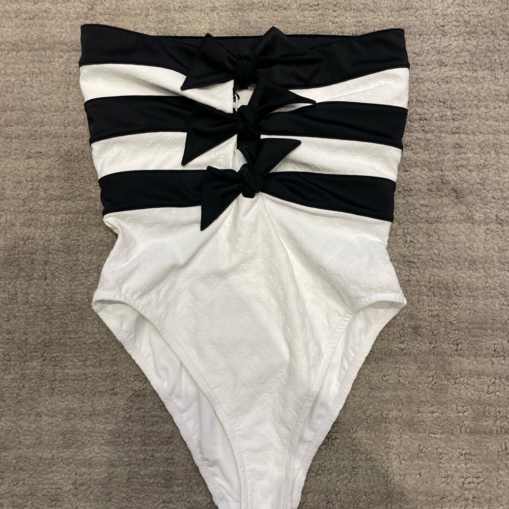 Chanel White One Piece Swimsuit P76805V68953 BRAND NEW WITH TAGS 36 - Picture 7 of 7